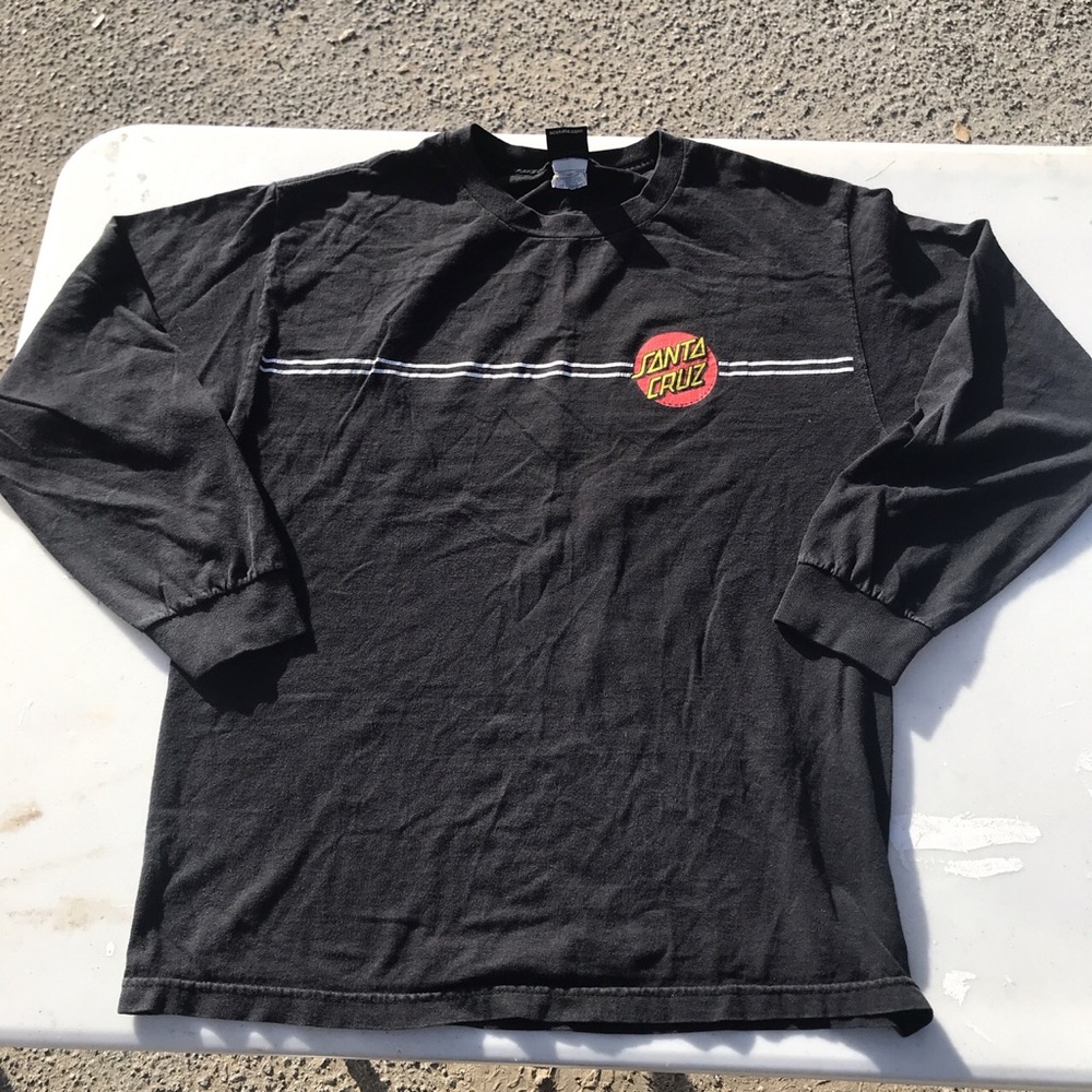 Black long sleeve Santa Cruz’s T-shirt